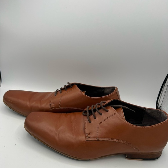 Elegant Tan Men's Oxford Shoes - Picture 3 of 8